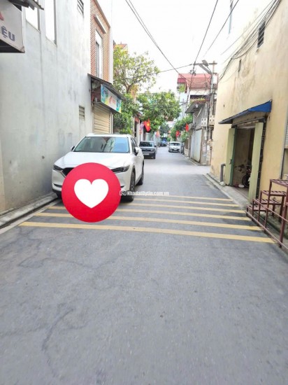 Bán nhà 3 tầng trung tâm huyện Mê Linh, xây mới 2023. Chủ ở có lộc chuyển căn liền kề trên phố